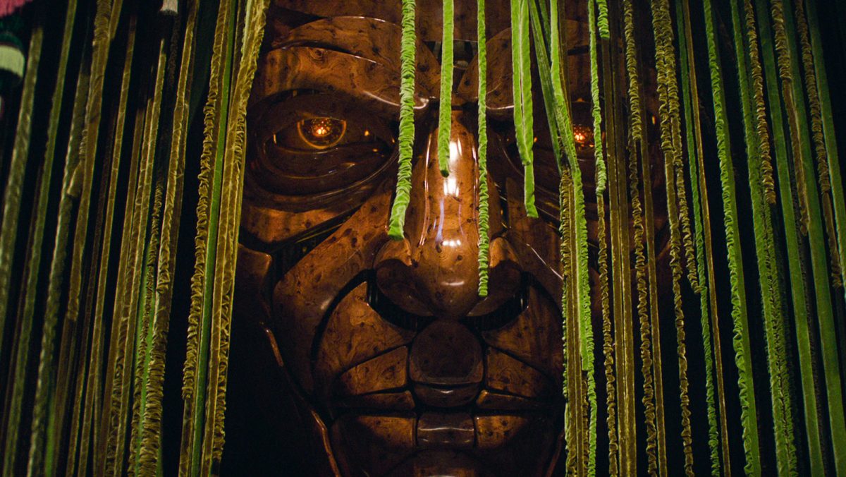 The character of “The Wizard” in Oz has long been associated with the symbolism of politicians. With the release of Wicked: For Good, Jeff Goldblum’s portrayal of the wizard has become symbolic of Trump and the politicians of today. (Courtesy of Universal Pictures)
