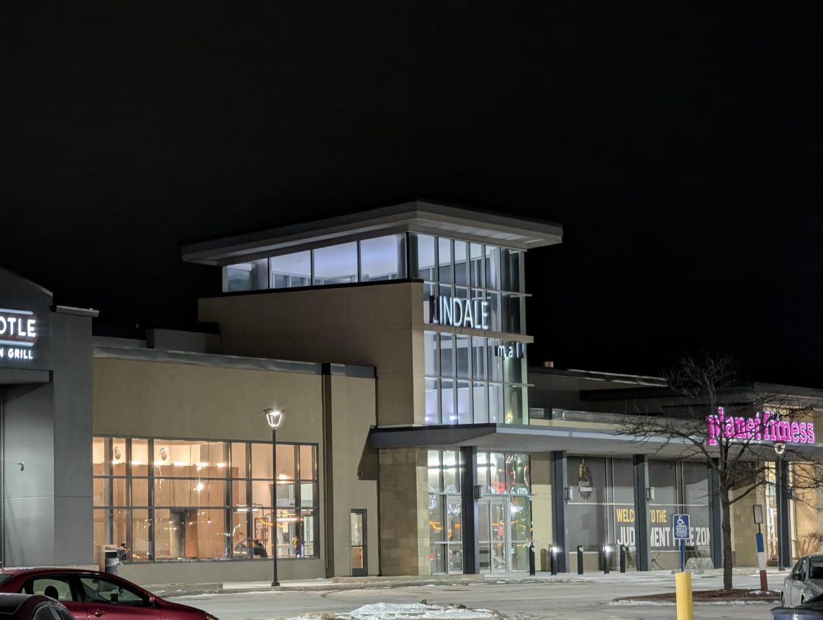 Lindale Mall no longer allows teens under 16 without supervision. (Courtesy of Zephyr Stauber)
