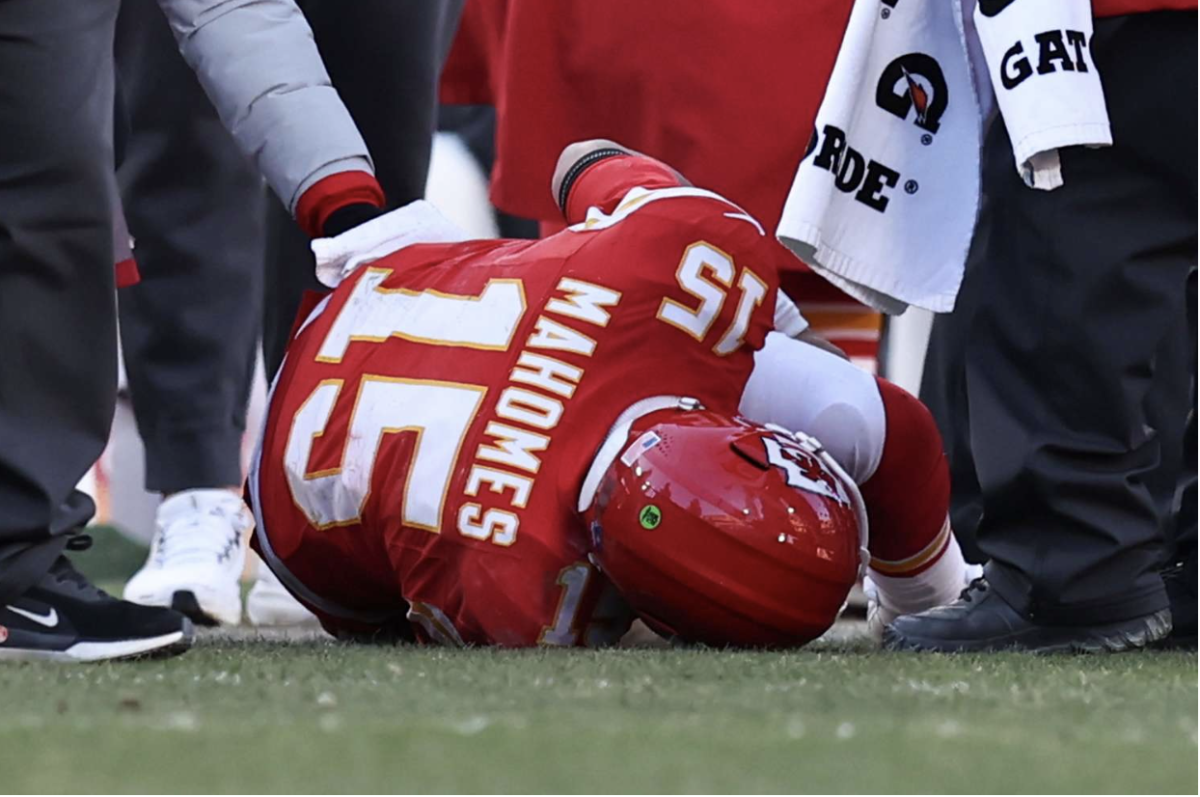 Patrick Mahomes tore his ACL during week 15 against the Chargers. (Courtesy of ESPN)